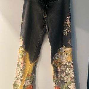 Women’s sweatpants